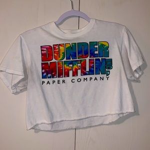 Crop top Dunder Mifflin shirt.